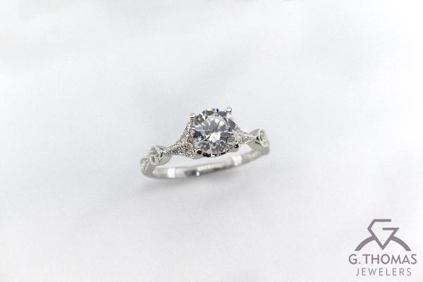 Z045-47878: white gold round engagement ring
